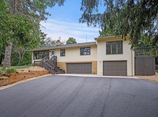 4447 Victoria St N, Shoreview, MN 55126