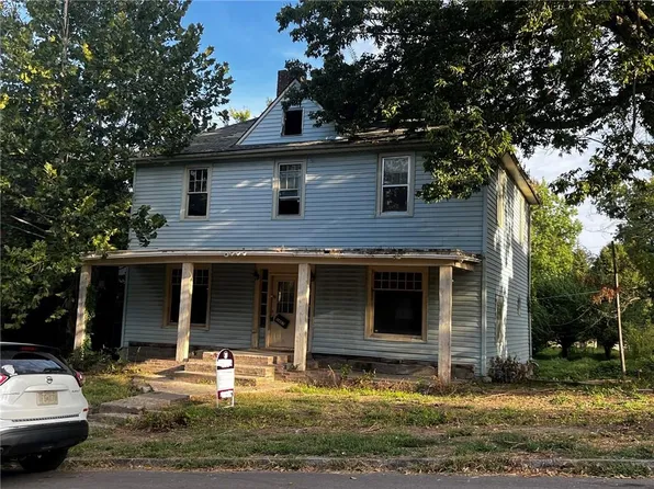 1407 Felix St, Saint Joseph, MO 64501