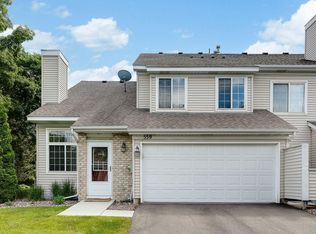 559 Mission Hills Way W, Chanhassen, MN 55317