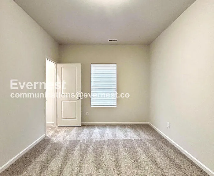 312 N Correll St — Photo 8