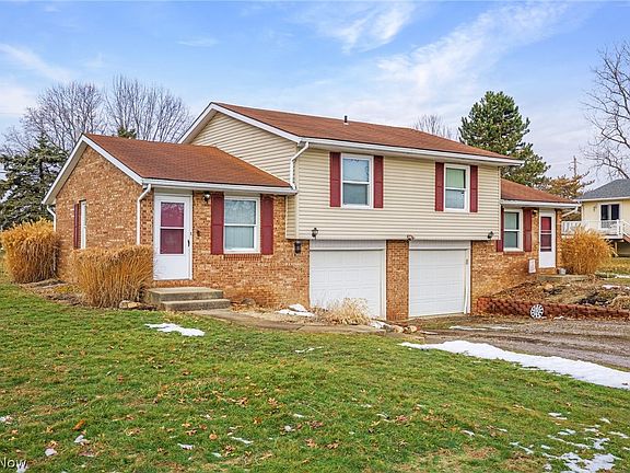 2nd image of 3568 Boettler St NE