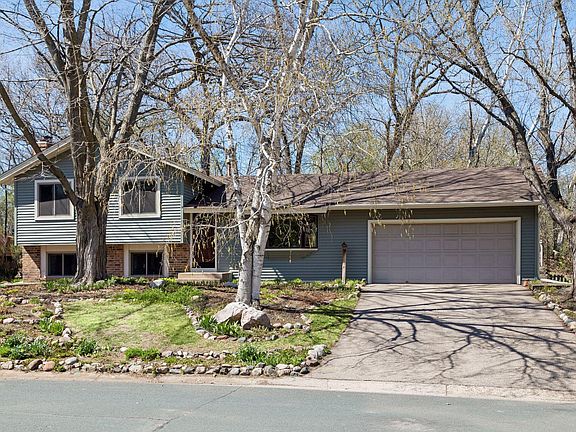 2nd image of 1735 Hickory Hill Dr