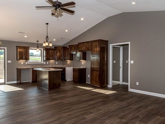 4th image of 303 Ash Park Dr