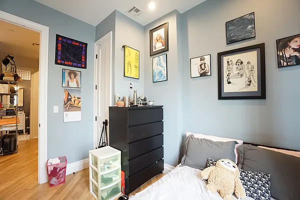 Rented by Rennit Inc. | media 34