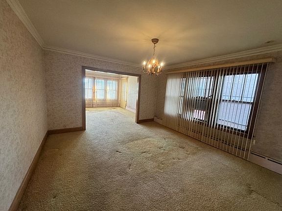 5th image of 7912 Babb Ave