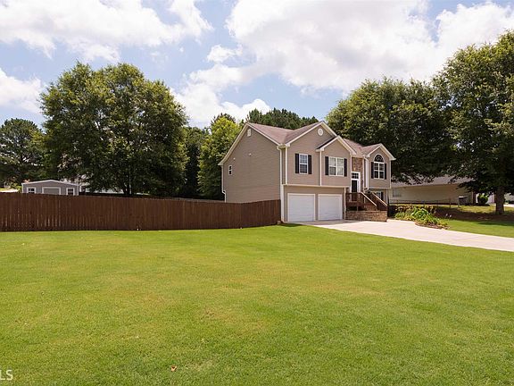 2nd image of 216 Clearwater Dr