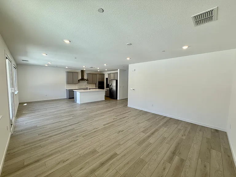 12696 Hereford Ave — Photo 7
