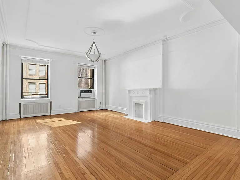 109 E 38th St #3A — Photo 8