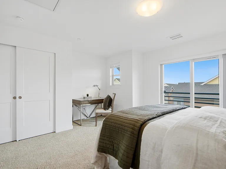 1450 157th Ct NE — Photo 16