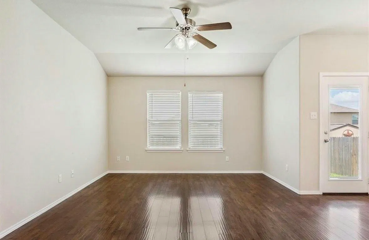 2812 Samson Drive — Photo 4