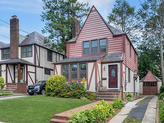 2nd image of 4616 Iris Ln