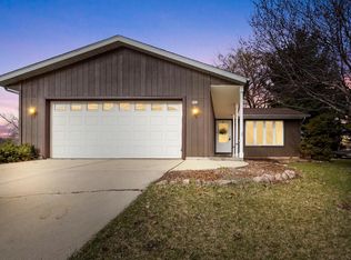 925 Wheelock Ave, Hartford, WI 53027