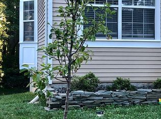 12163 Flag Harbor Dr, Germantown, MD
