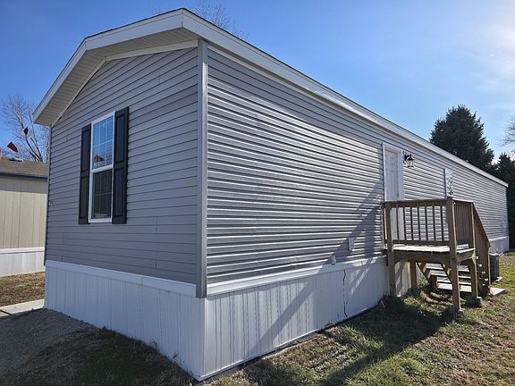 3rd image of 1440 W Plum St #173