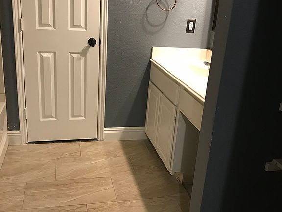 5th image of 11628 Bobcat Dr