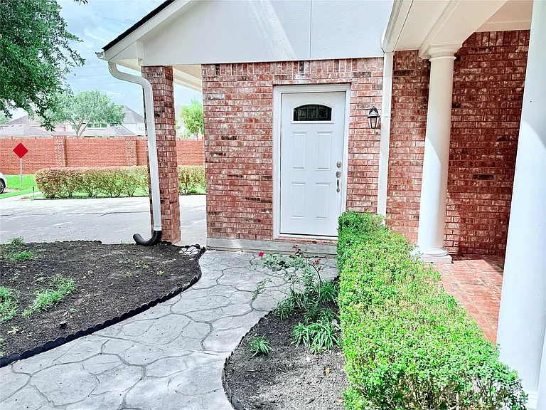 5711 Silver Bay Ct — Photo 4