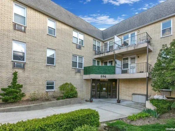 596 Broadway #5B, Lynbrook, NY 11563