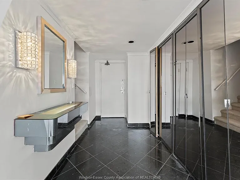 380 Pelissier St #1302 — Photo 5