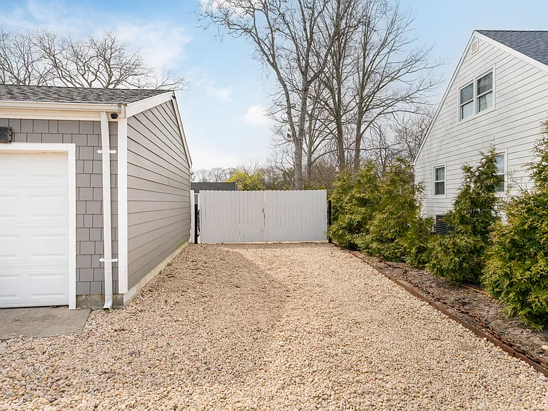 8 Flocee Ln — Photo 28