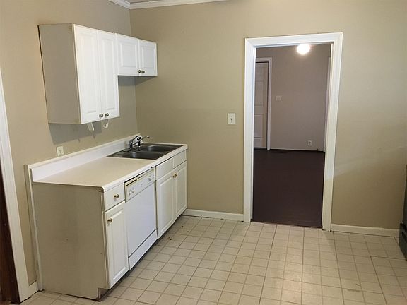 2nd image of 64 Hutchins St