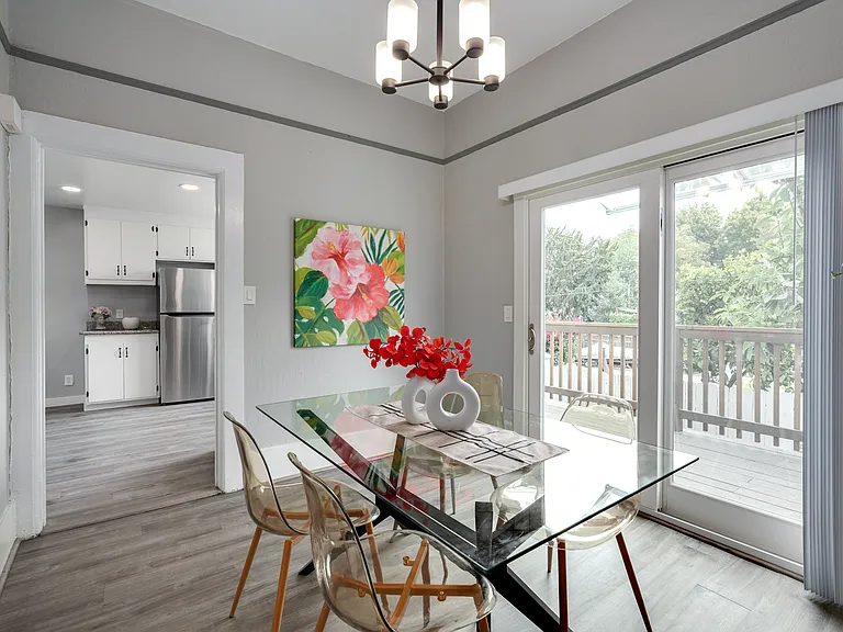 Dining Space (Living Room)