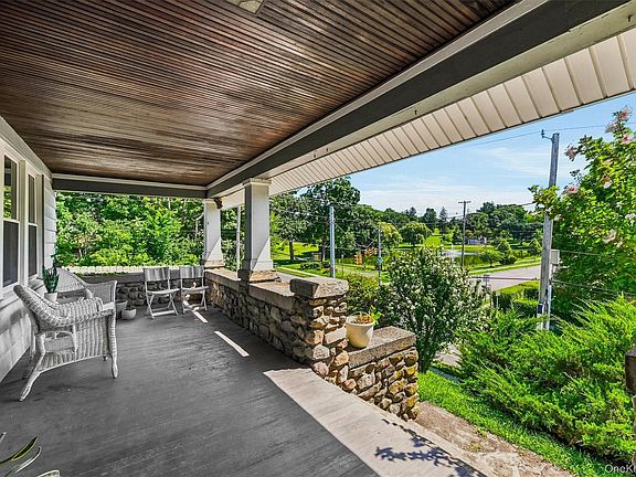5th image of 97 Robinson Avenue