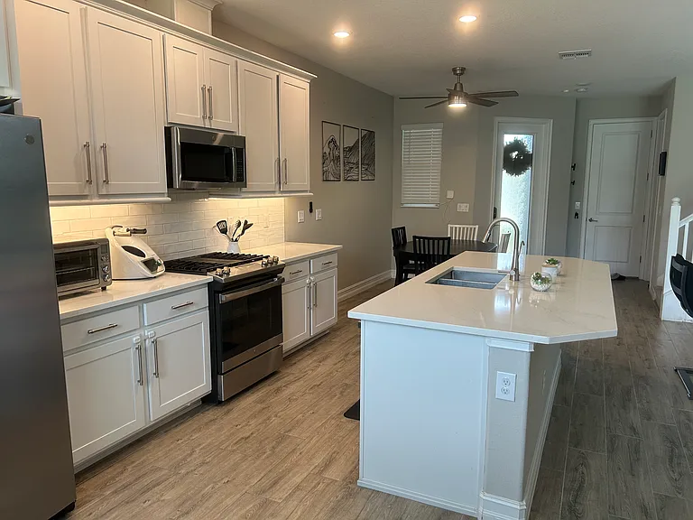 4648 Lagona Ln — Photo 3