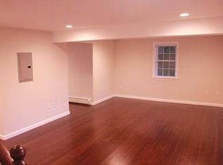 29 Myrtle Sq APT 2, Gloucester, MA 01930