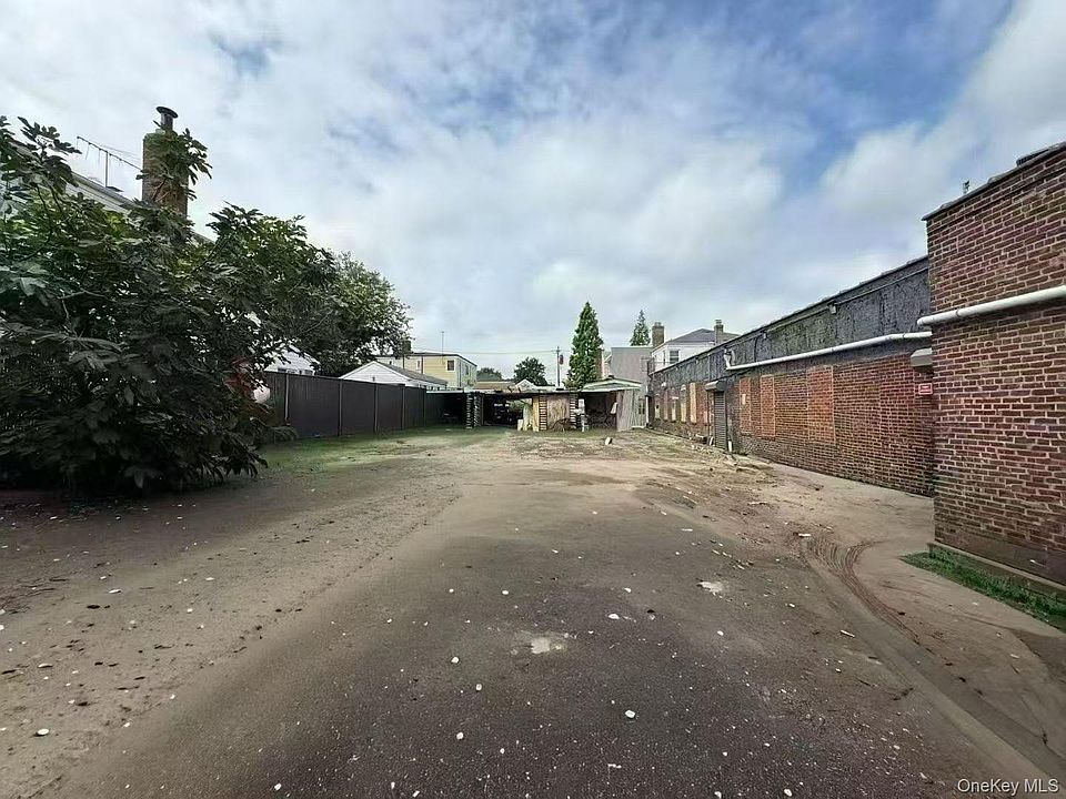 1st image of 4810 Clearview Expressway