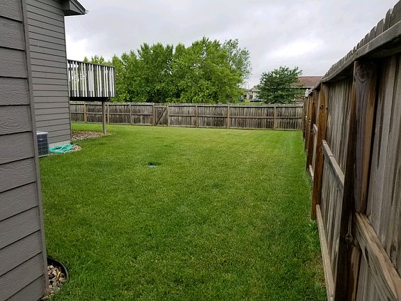 2nd image of 903 Honeysuckle Dr
