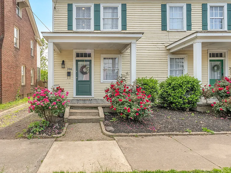 206 Princess Anne St — Photo 34