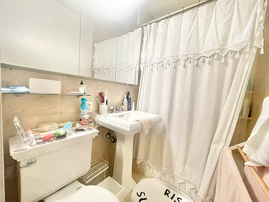 Rented by Century 21 Premier  | media 7