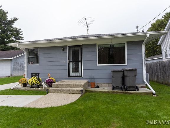 2nd image of 1006 Cogswell St NW