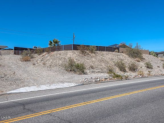 3rd image of 2513 Rainbow Ave N