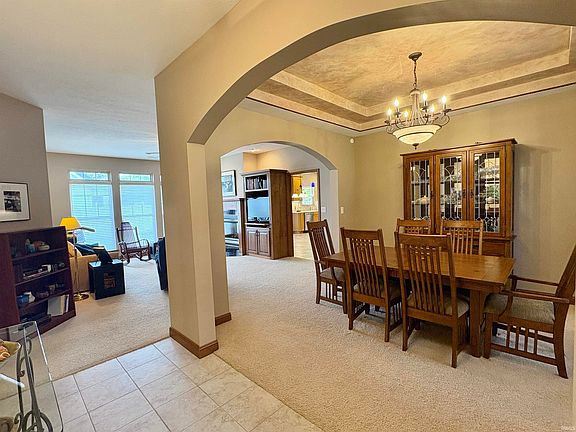 4th image of 60 Canyon Creek Ct
