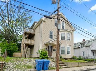 19 Park St, Webster, MA 01570