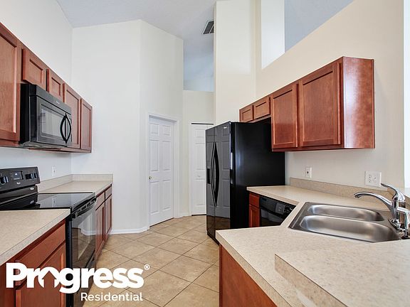 4th image of 2817 Berkshire Cir