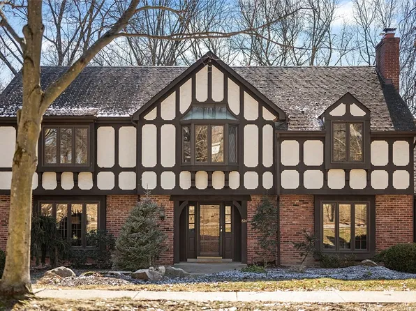 824 Flint Ridge Rd, Pittsburgh, PA 15243