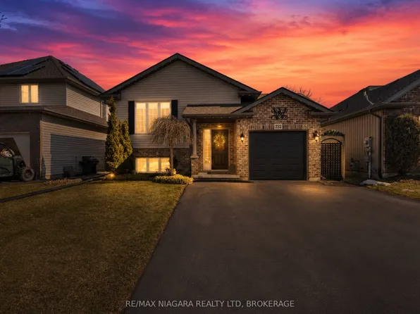 232 Regatta Dr, Welland, ON L3B 6E8