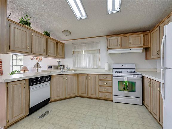 3rd image of 600 E Weddell Dr Spc 76