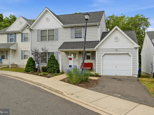 23 Gray Inn Ct, Prince Frederick, MD 20678