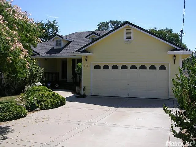 8401 Siegel St photo 1