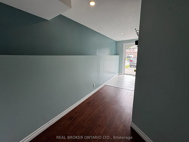 34 Engel Cres #A — Photo 4