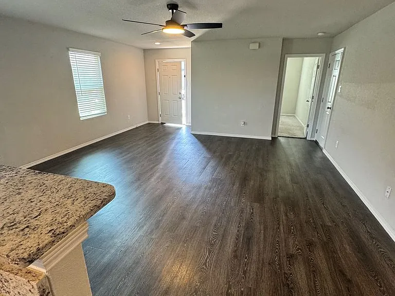 7618 Capstone Rdg — Photo 8