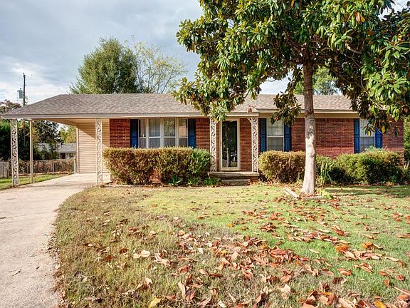 2nd image of 5 Eastbrook Cir