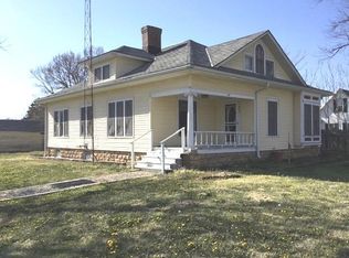 903 6th St, Cawker City, KS 67430