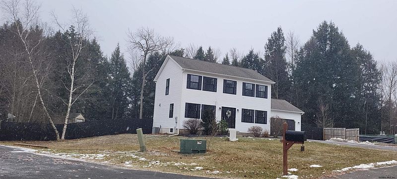 2nd image of 33 LOCUST RIDGE Road