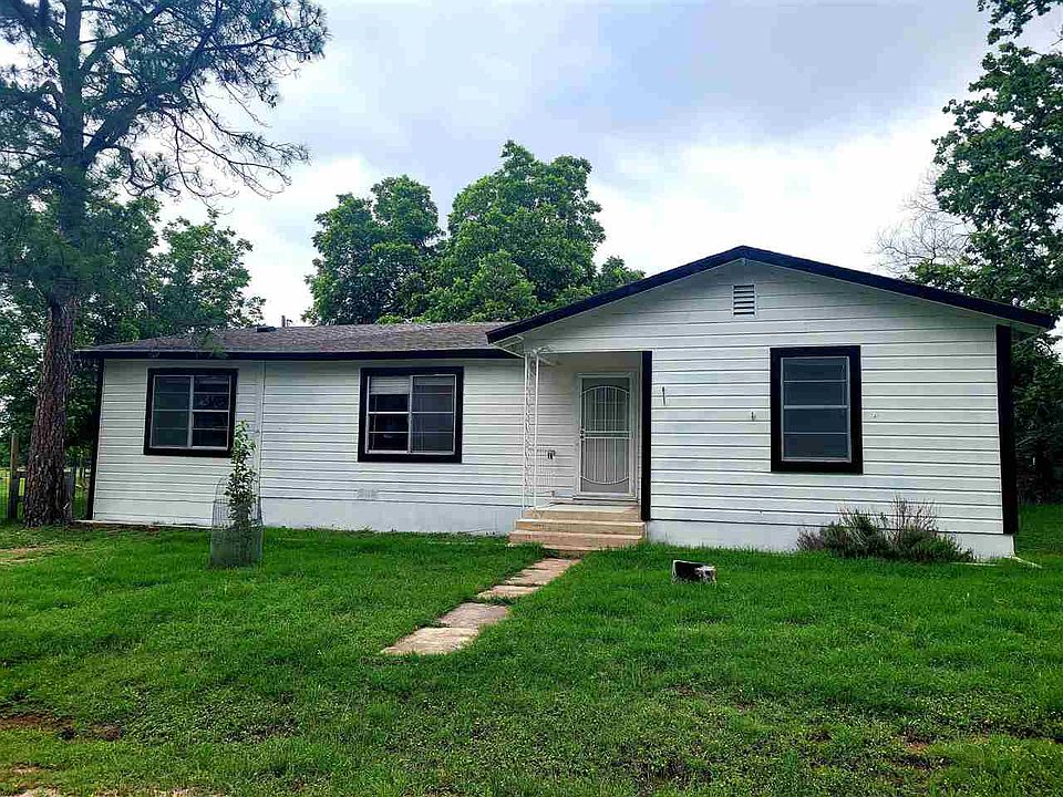 1st image of 114 Mimosa Dr