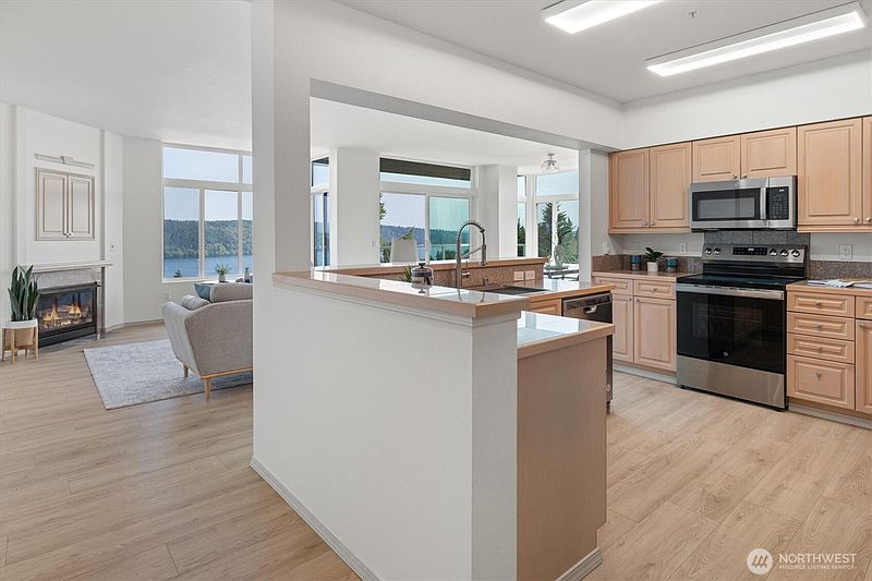 5th image of 15020 Bothell Way NE #605