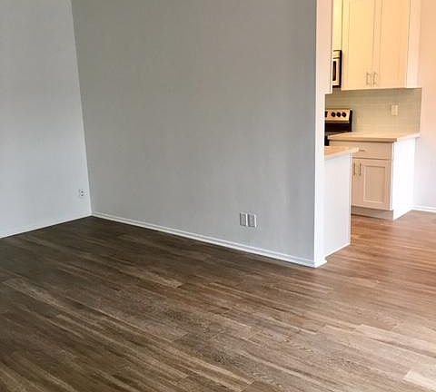 5th image of 1950 Pelham Ave APT 18